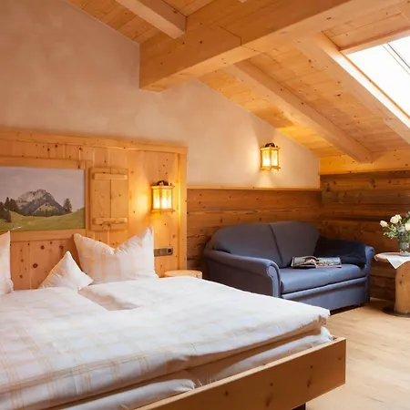 فندق Happinger Hof 3*