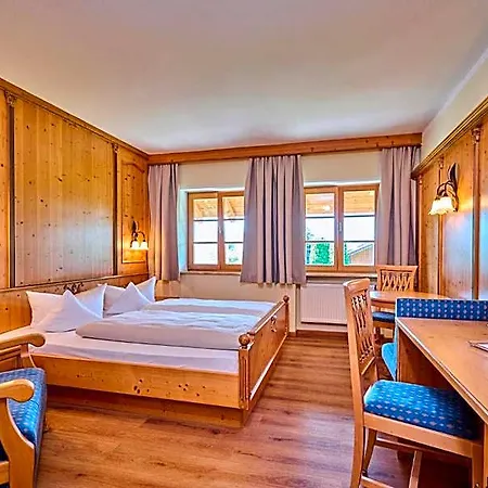 Happinger Hof روزنهايم