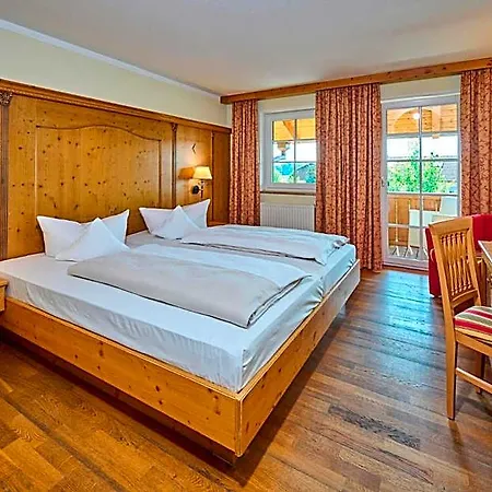 Happinger Hof 3*